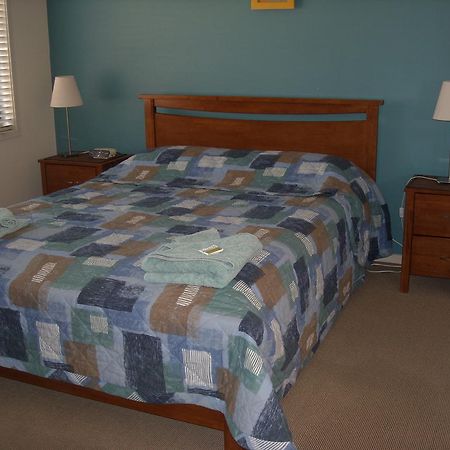 Beaches Apartments Merimbula Room photo
