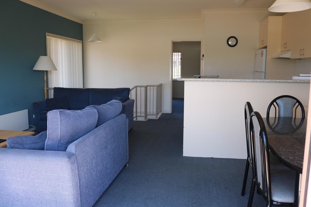 Beaches Apartments Merimbula Room photo