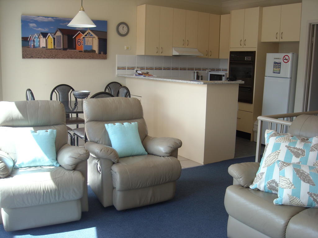 Beaches Apartments Merimbula Room photo